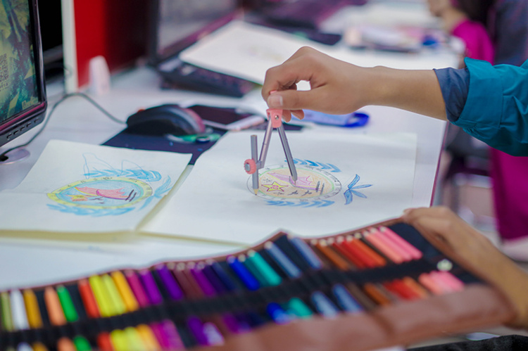 移動UI設計<a href=http://njxh.cn target=_blank class=infotextkey>專業</a>適合女生學嗎？會不會很難？