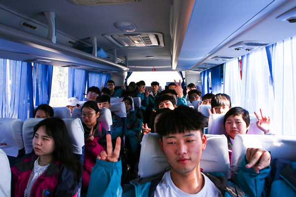 “攜手植樹，共創藍天”丨南京新華師生共筑新華育才林