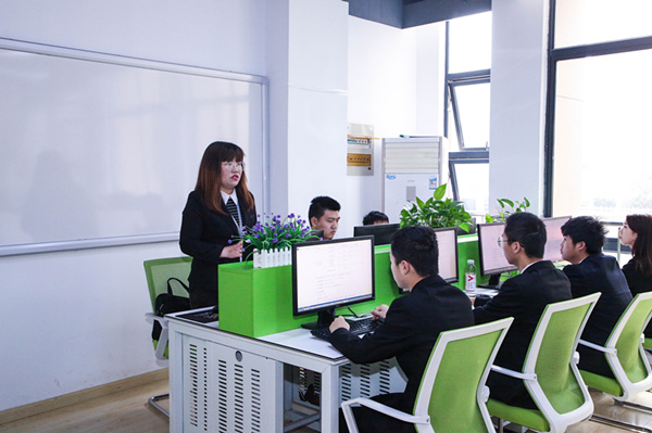 熱烈祝賀南京新華“青春風采，夢想起航” VR智能家居施工方案大賽成功舉辦