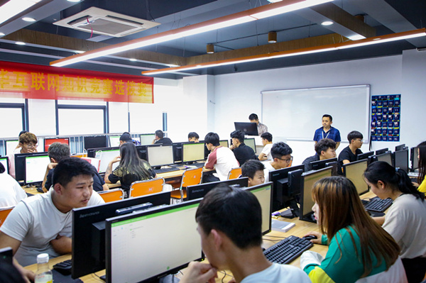 搞互聯網教育我們是認真的，搞互聯網知識競賽我們也是認真的！