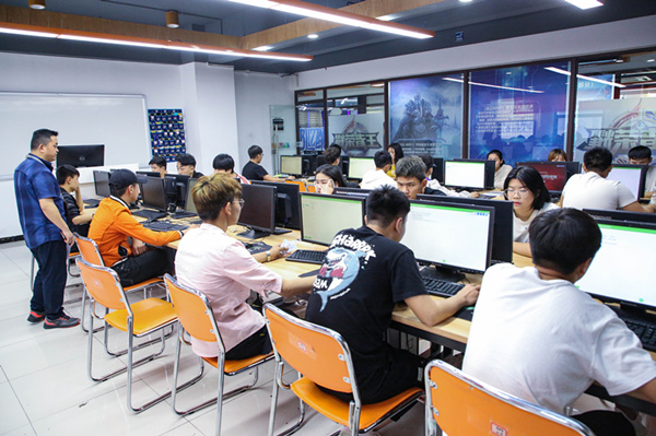 搞互聯網教育我們是認真的，搞互聯網知識競賽我們也是認真的！