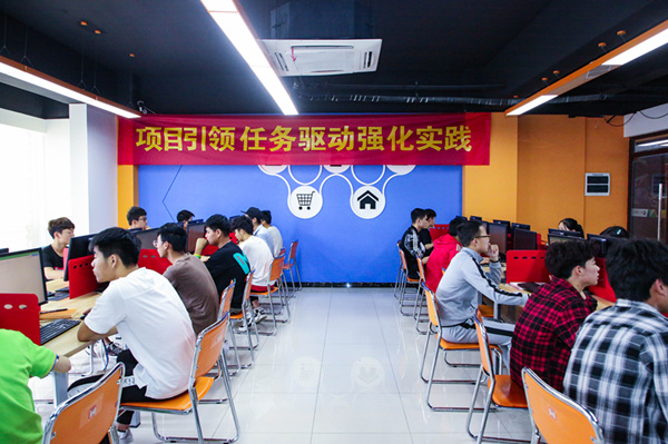 搞互聯網教育我們是認真的，搞互聯網知識競賽我們也是認真的！