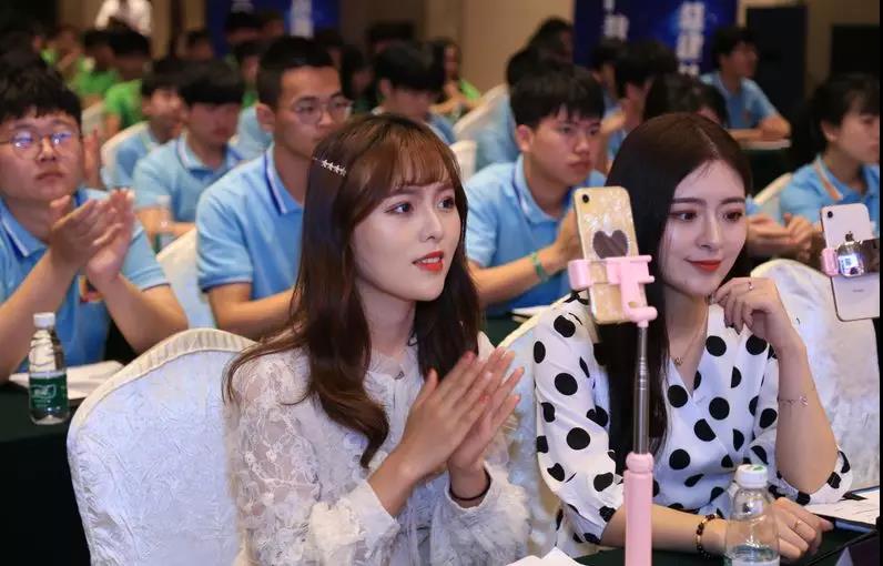 南京新華成立人工智能應用技術學院，引眾多媒體爭相報道