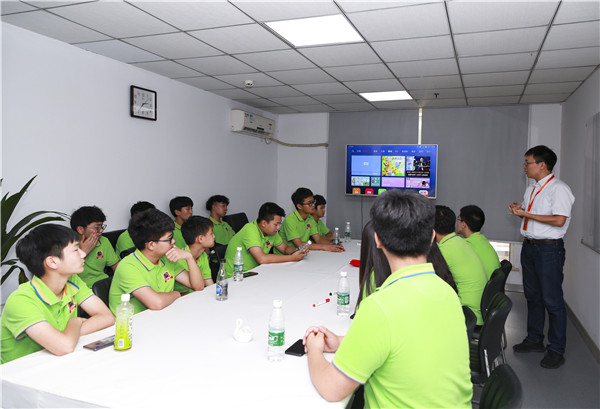 年輕就來“競”——新華學子互聯網企業體驗之旅