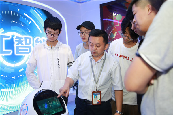 初中畢業上職業學校好么？