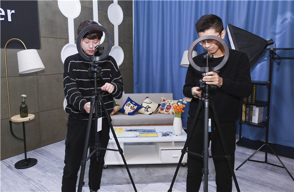 “玩轉直播電商 Hi翻雙十二”——小新為你提前播報啦！