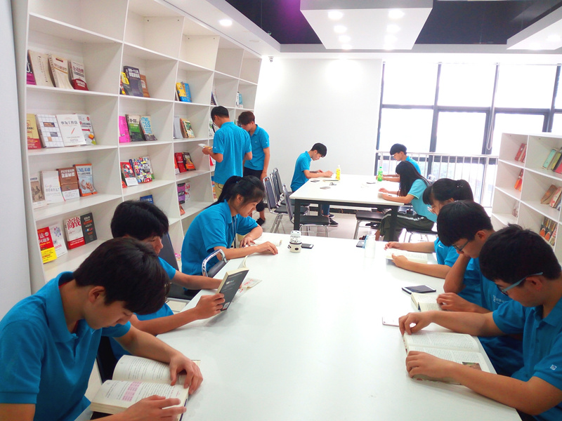 技校里面有什么<a href=http://njxh.cn target=_blank class=infotextkey>專業</a>？適合初中去學習么？