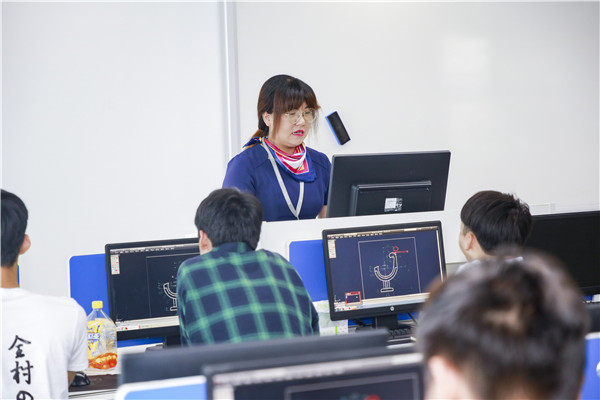 在線參觀線上報名，搶占春季班熱門<a href=http://njxh.cn target=_blank class=infotextkey>專業</a>名額