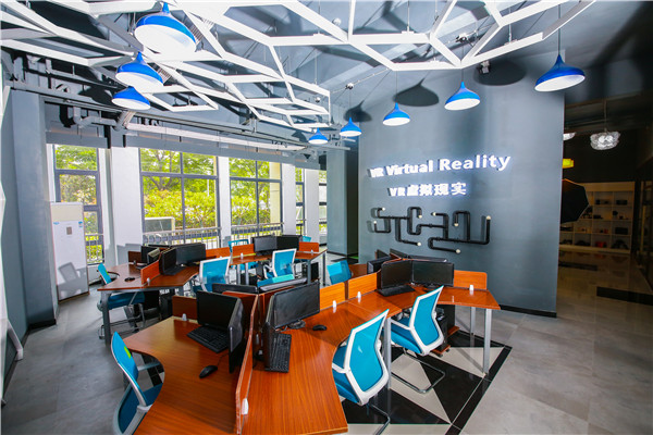 南京新華電腦的學費多少？學費貴么？