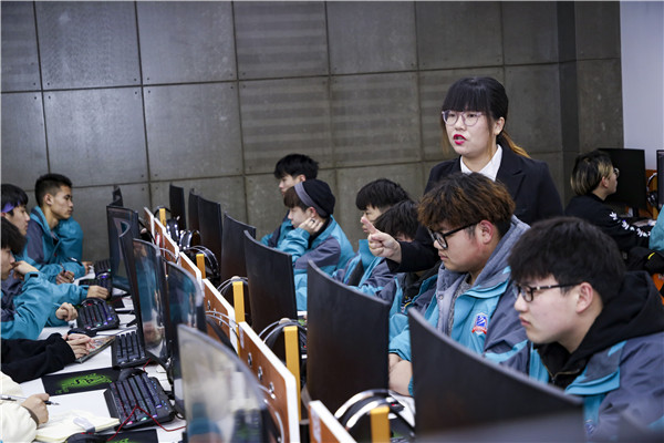 初中畢業(yè)上技校學什么技術(shù)好？