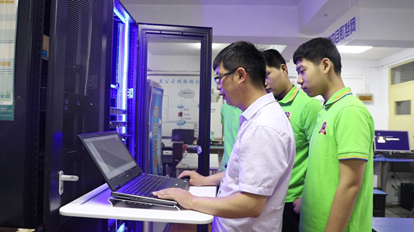 新華“十大匠師”孫春光：十年匠心，德技立人