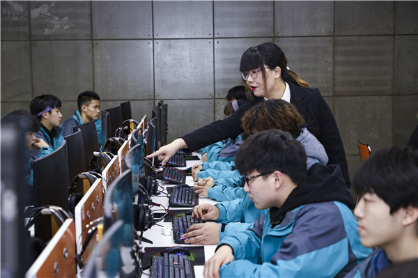 考不上<a href=http://njxh.cn target=_blank class=infotextkey>高中</a>怎么辦？南京新華電腦專修學院了解一下