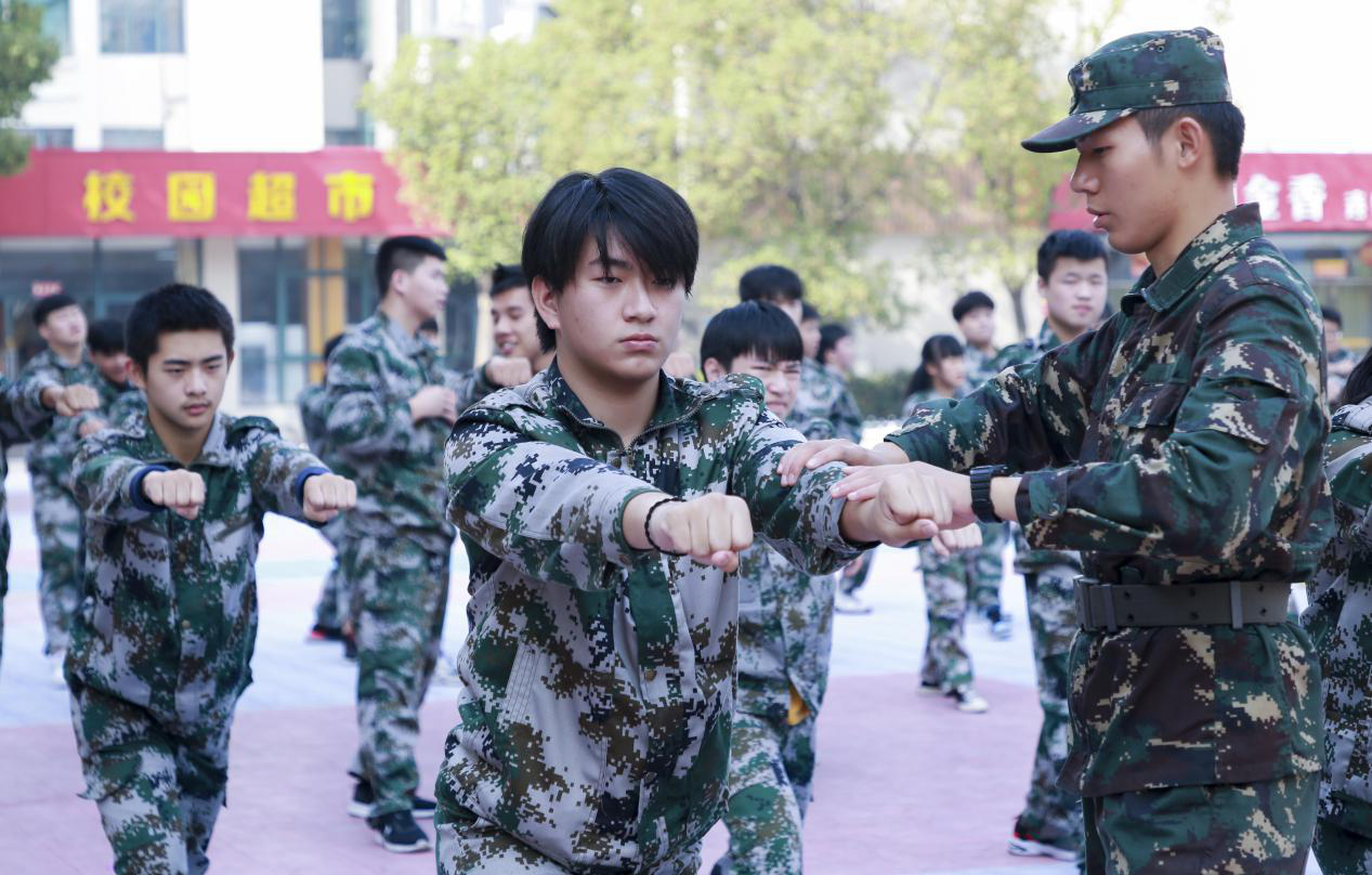 考不上<a href=http://njxh.cn target=_blank class=infotextkey>高中</a>，還有更好的出路！