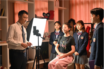 速來圍觀！知名演員直播探校，為高薪<a href=http://njxh.cn target=_blank class=infotextkey>專業(yè)</a>代言！