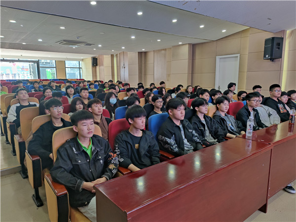 大咖進校園|把人生過成藝術，將藝術寫進人生