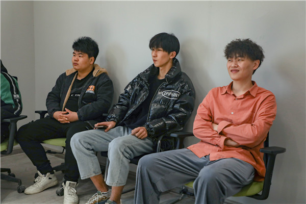 積極回訪企業   心系學子成長