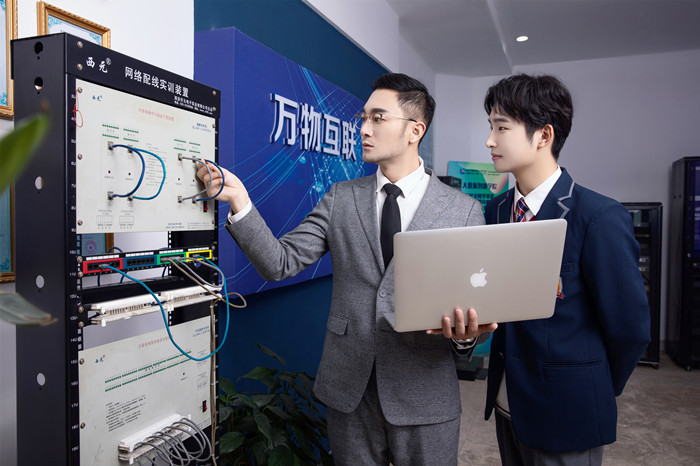 就業(yè)寒潮來襲，新華這類人才卻被市場熱搶！