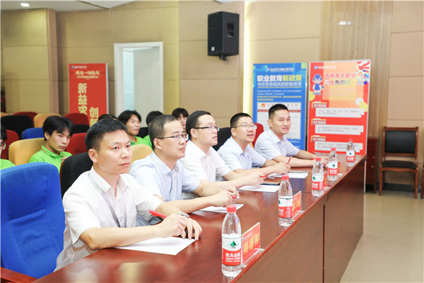 為幫助我校學生明確職業生涯規劃，確定個人職業方向，強化職業規劃意識，更好地樹立個人理想，2022年7月29日，南京新華電腦專修學校在學術報告廳舉行第十二屆職業生涯規劃演講大賽