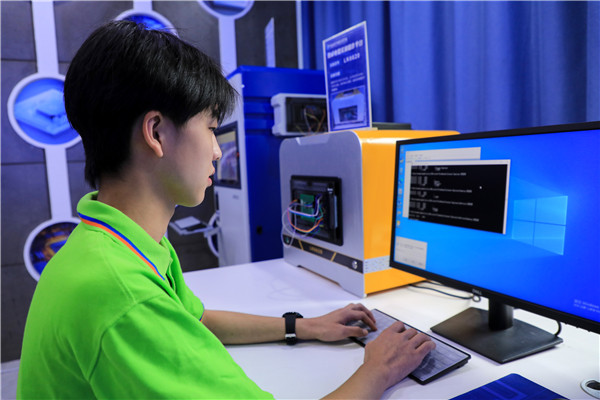 南京新華電腦專修學校5名選手誓師出征第十四屆“新華杯”全國互聯網職業技能大賽