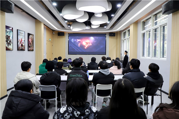 互聯網之旅|南京新華赴唯晶科技體驗研學游活動圓滿結束