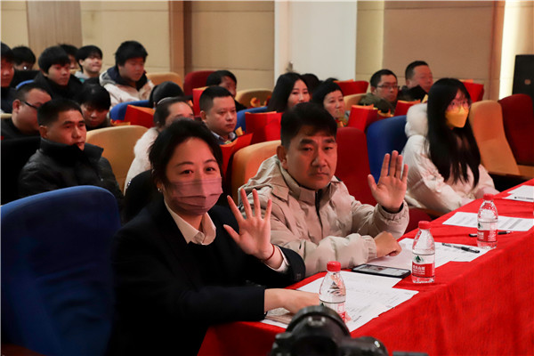 家校同心 共育英才|互聯網應用2303平面實訓課程結課答辯見證會圓滿成功