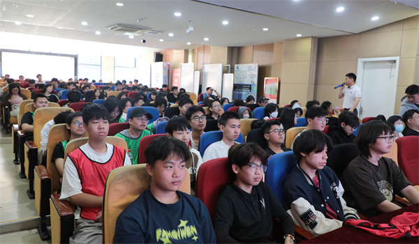 南京新華電腦專修學校舉辦感恩母親節教育講座，傳承孝道文化