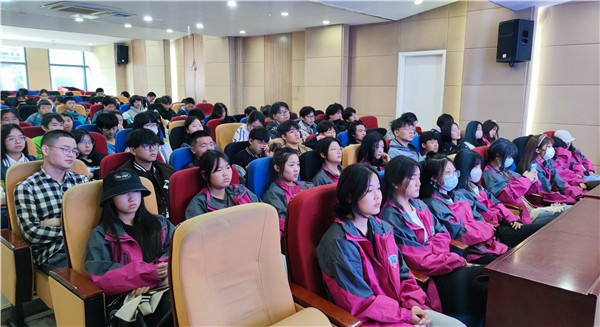 南京新華創就業指導中心舉辦專項就業指導講座