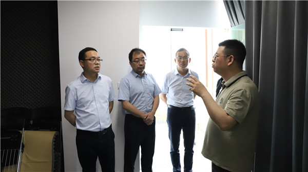 教師走進企業 實踐提升技能