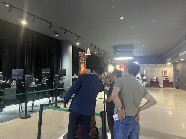 南京新華電腦學(xué)校訪企拓崗促就業(yè) 攜手無(wú)人機(jī)企業(yè)共育高技能人才