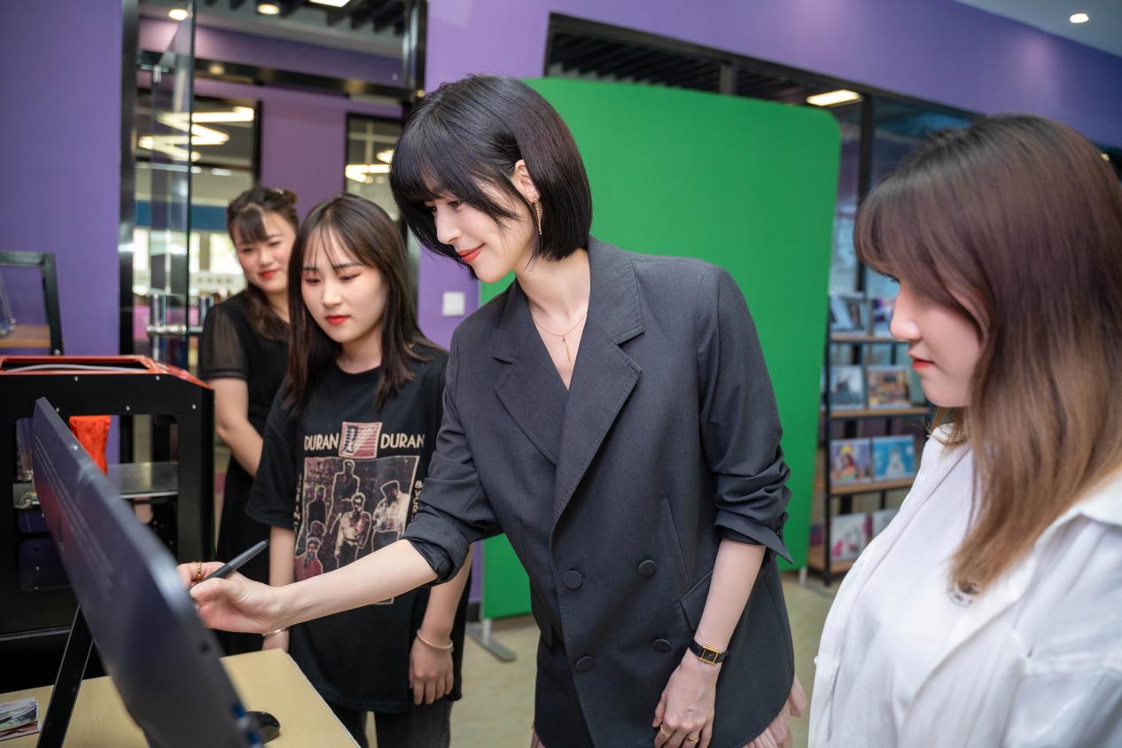 新華互聯網科技教學怎么樣？演員盧杉這么說