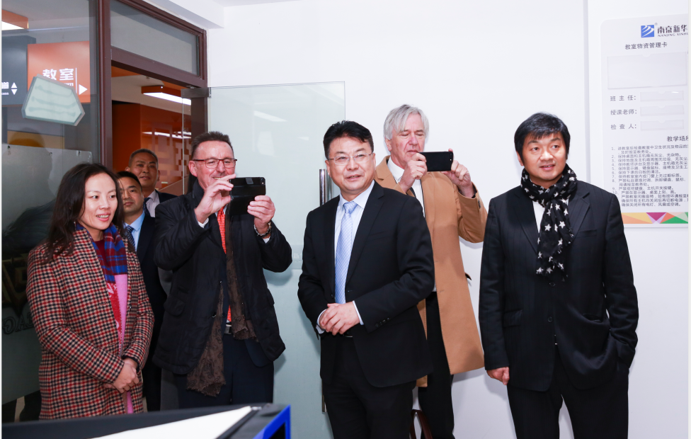 熱烈歡迎德國柏林職業教育集團領導們蒞臨我校考察交流！