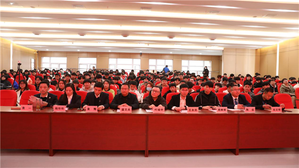 親授技能，世界技能大賽專家葉維中走進新華！